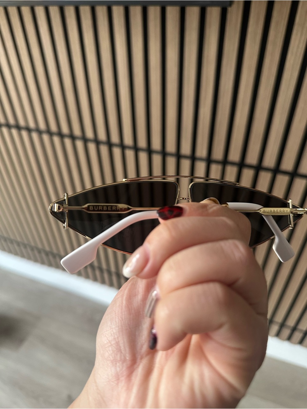 Burberry Cat-Eye Sunglasses with case and box - Picture 5 of 7